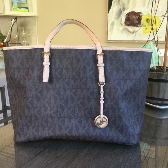 Michael Kors large multi compartment Tote - Picture 1 of 2